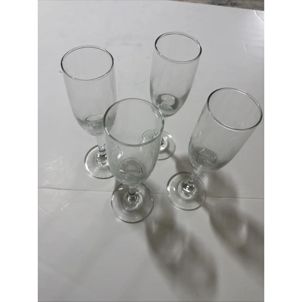 Box of 4 Cristar Champagne Glasses Flutes Goblets 6 1/4 Oz EUC